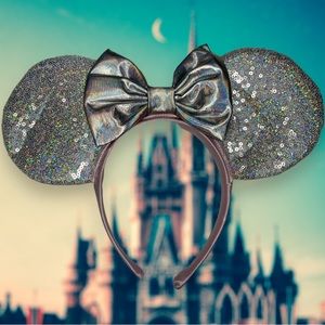 Disney Minnie Mouse Ears Bow Headband With Sequins Holographic Silver